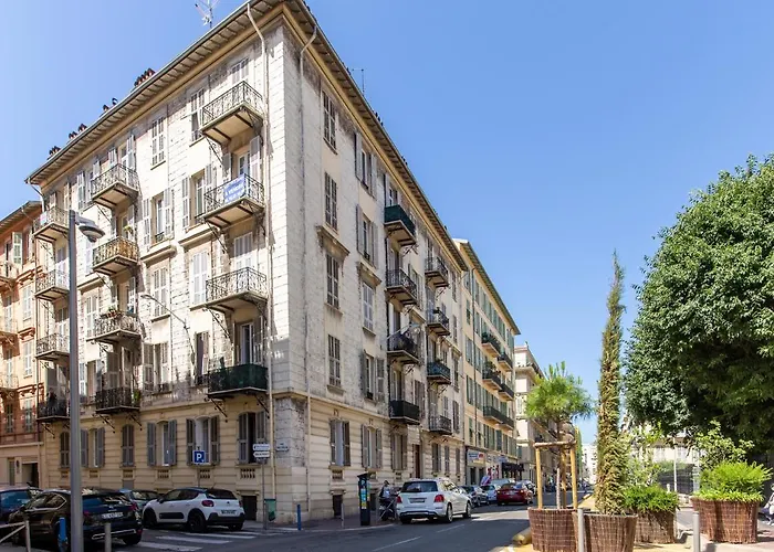 Apartment On Dante Street Next To The Sea