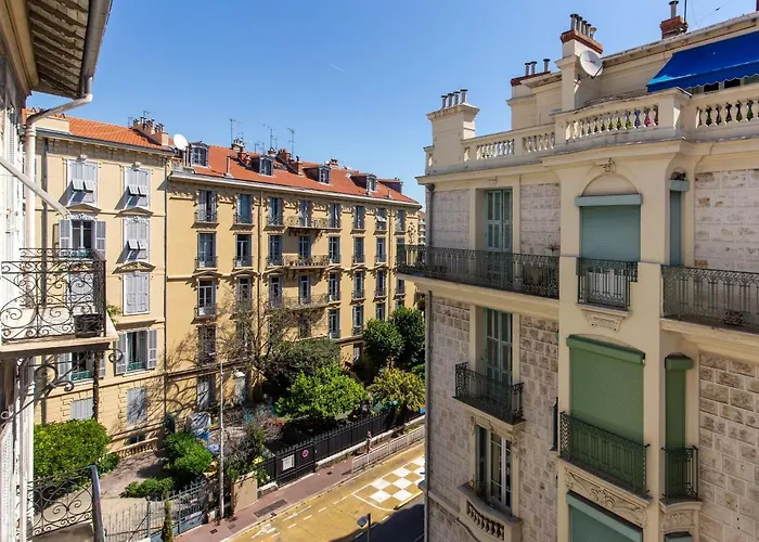 Apartment On Dante Street Next To The Sea